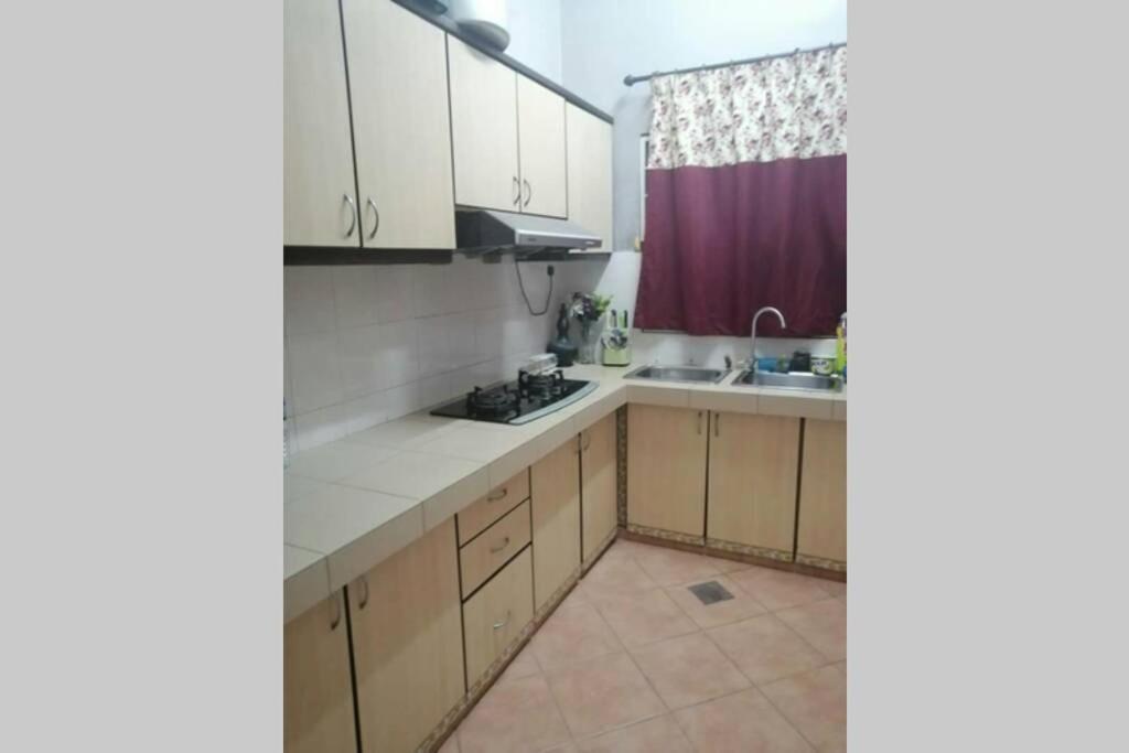 Orked Aeridina Homestay Puchong Exterior photo